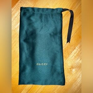 Authentic Gucci Green sunglasses Bag